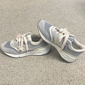 New Balance Women's Light Gray and Cream Sneakers
